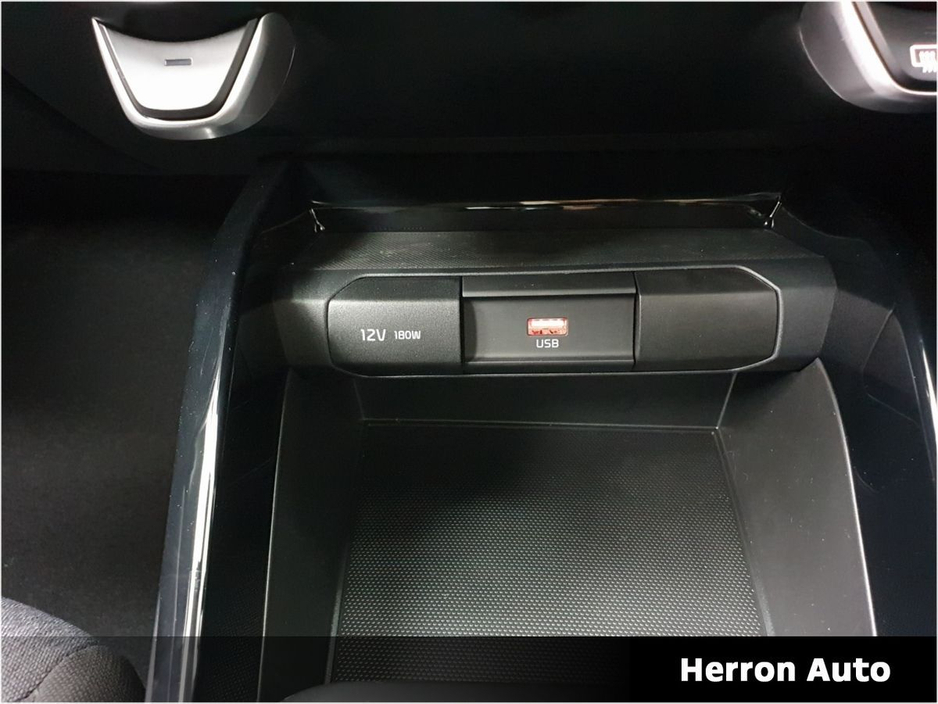 2023 Kia Stonic - image 11