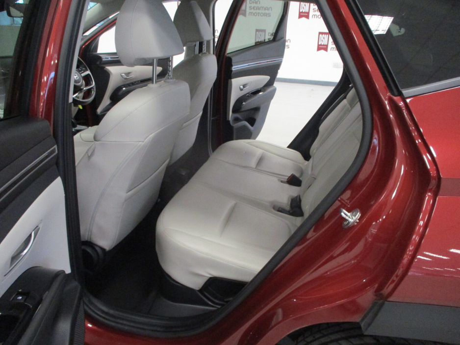 2022 Hyundai Tucson - image 13