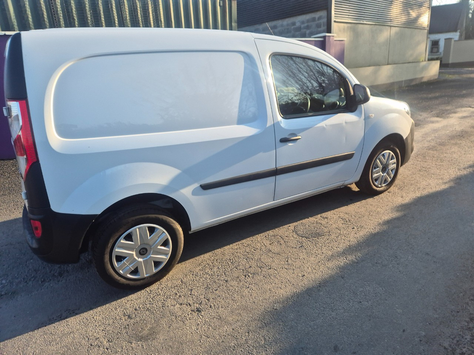 2019 Renault Kangoo - image 4