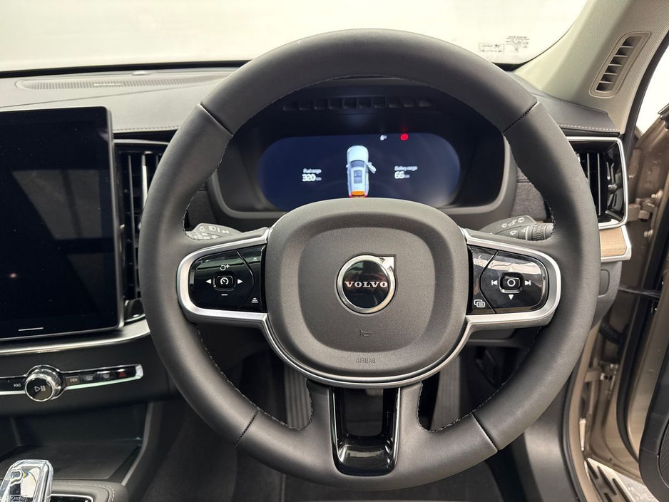 2026 Volvo XC90 - image 13