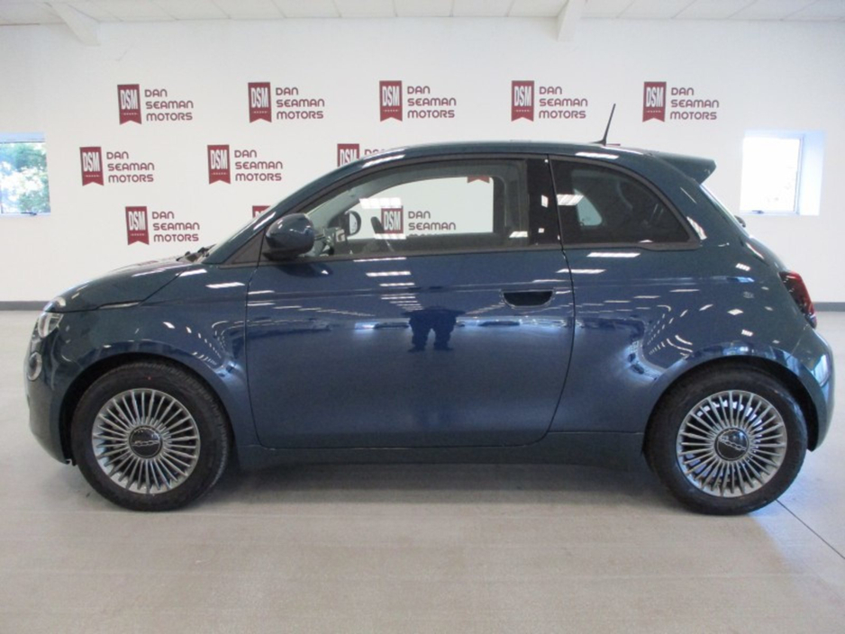 2025 Fiat 500e  €26,145