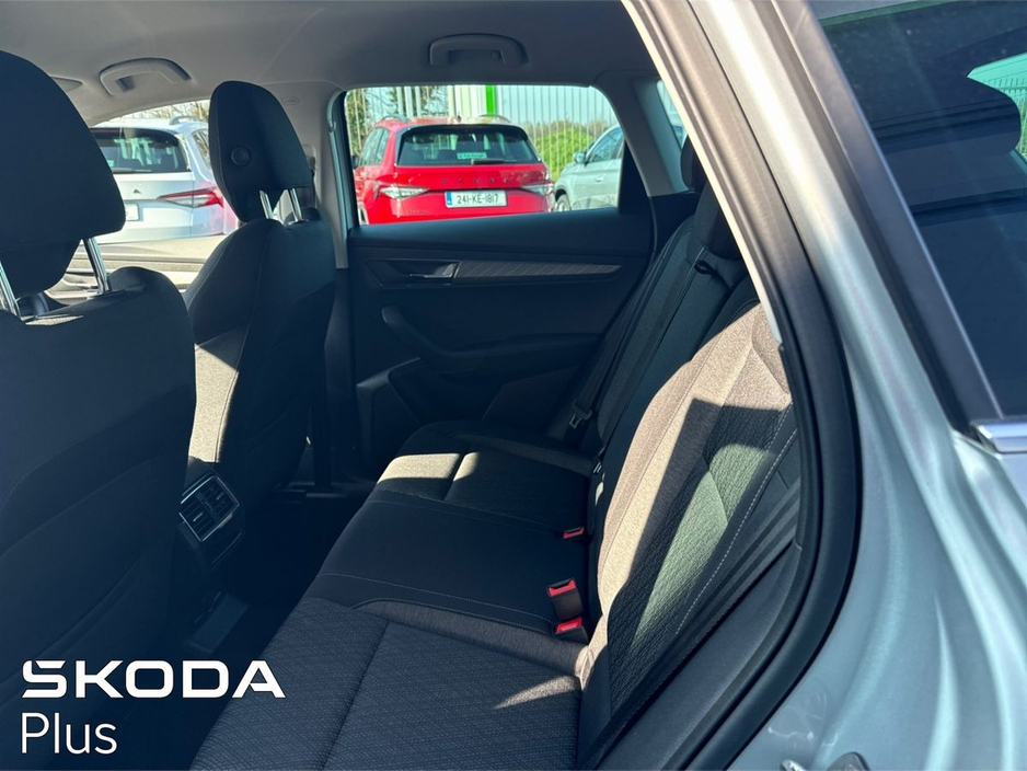 2024 Skoda Karoq - image 6