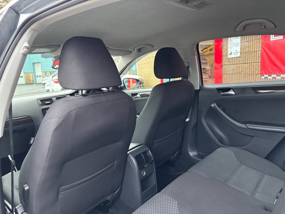 2016 Volkswagen Jetta 2.0 TDI DSG 110HP Comfortline €10,950