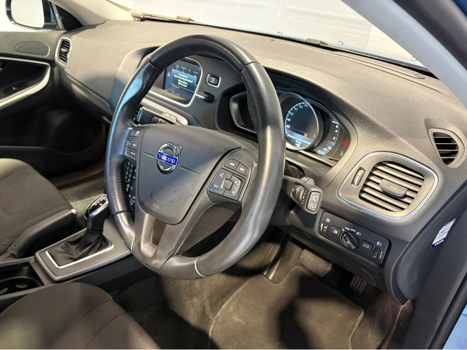2015 Volvo V40 LOW KMS - AUTO - NEW NCT - REVERSE CAMERA €10,950