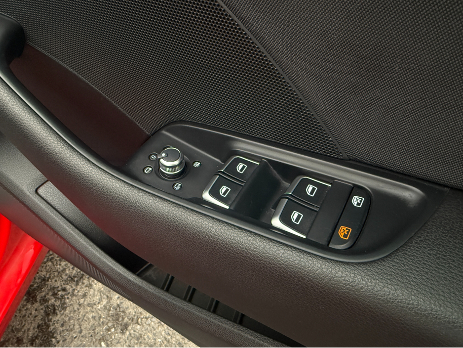 2015 Audi A3 Saloon SALOON ONLY 20,234KM !! 1.4 TFSI PRIVACY GLASS REV CAMERA ALLOYS €15,950