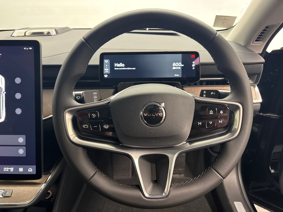 2026 Volvo ES90 - image 13