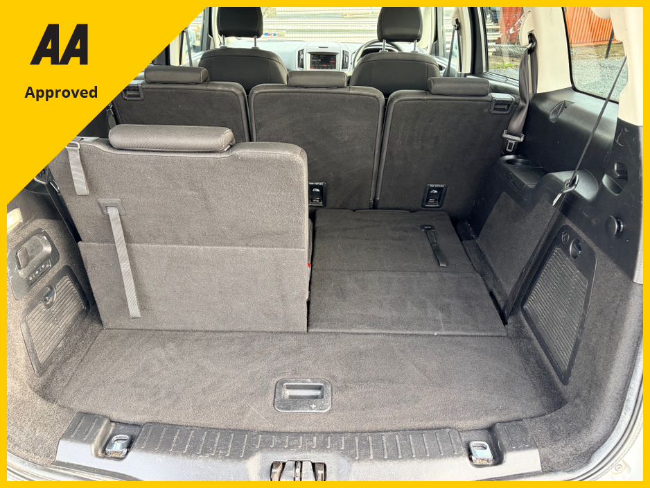 2019 Ford Galaxy - image 30