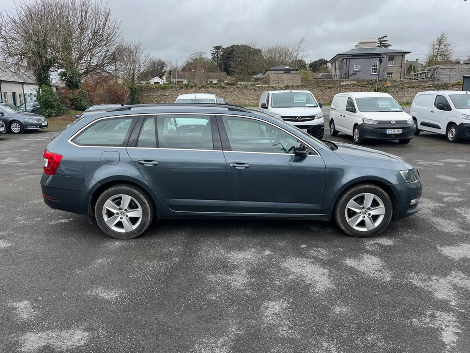 2020 Skoda Octavia - image 6