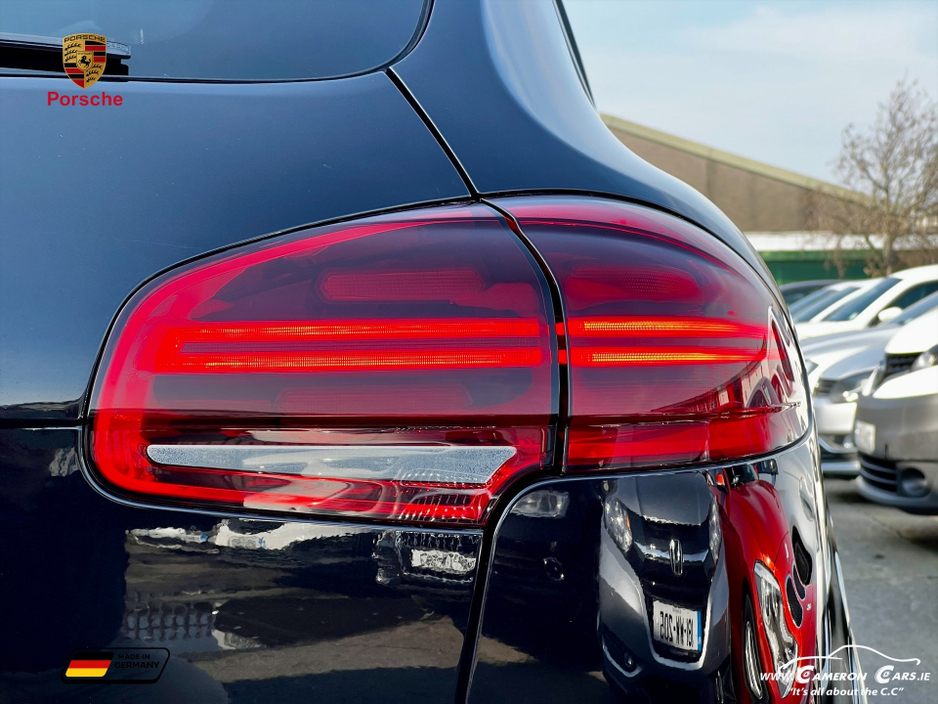 2017 Porsche Cayenne - image 19