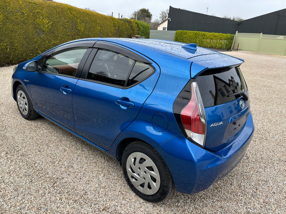 2016 Toyota Aqua - image 5