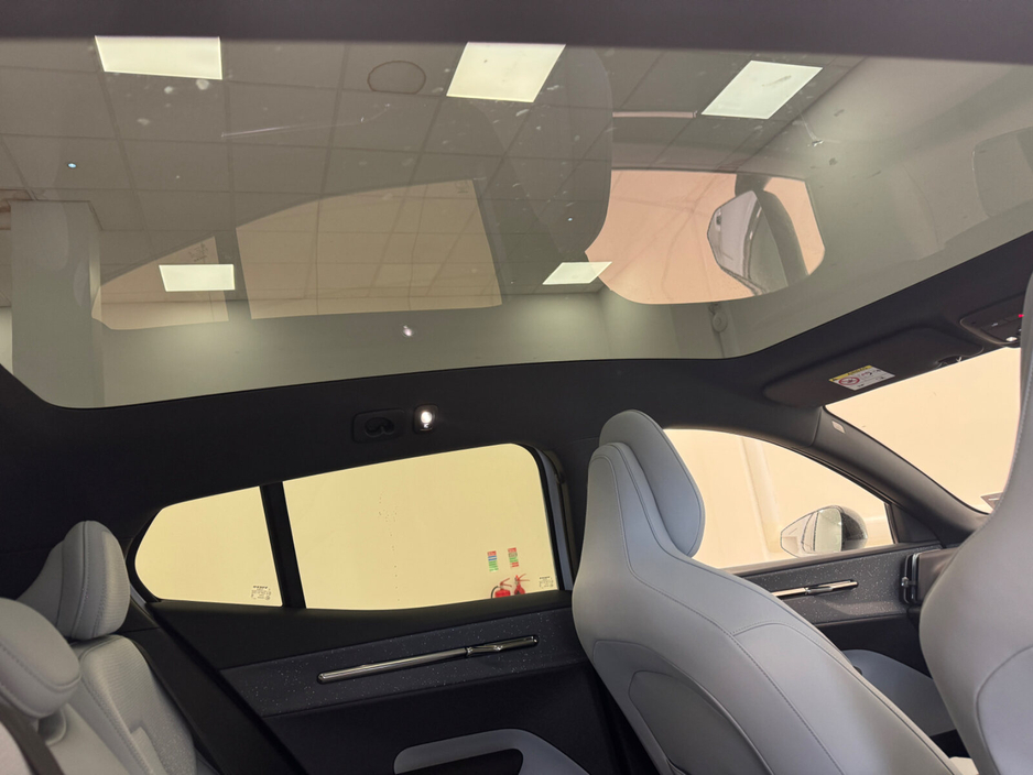 2024 Volvo EX30 Twin Motor BEV 428hp Ultra €37,950