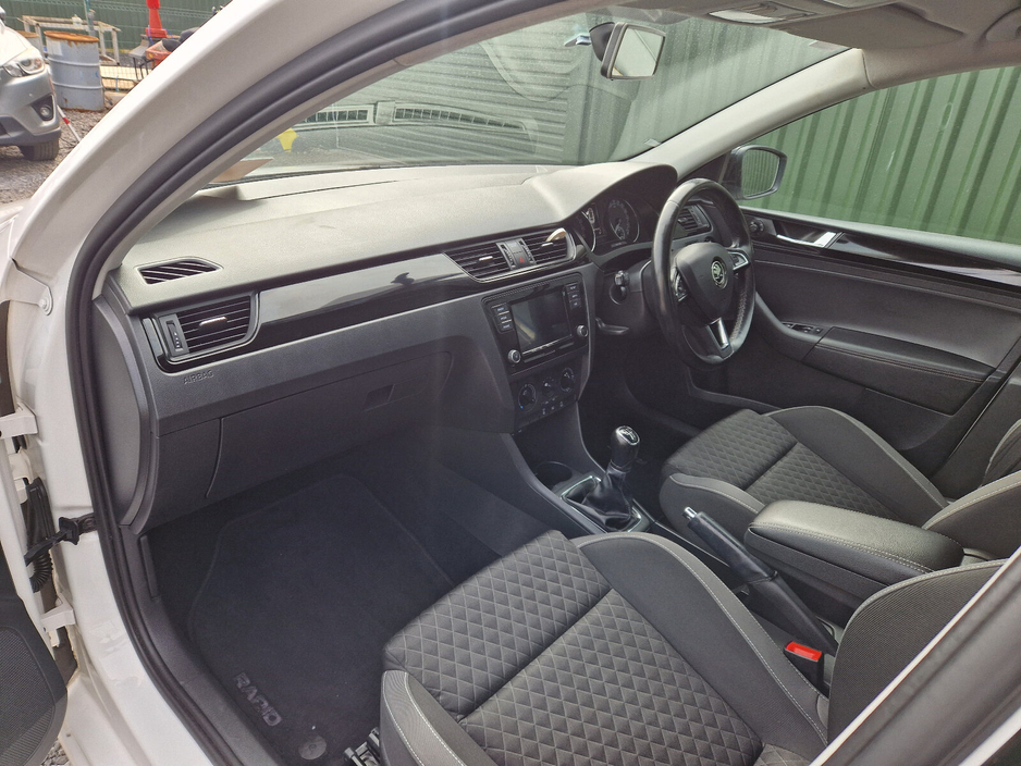 2018 Skoda Rapid - image 14