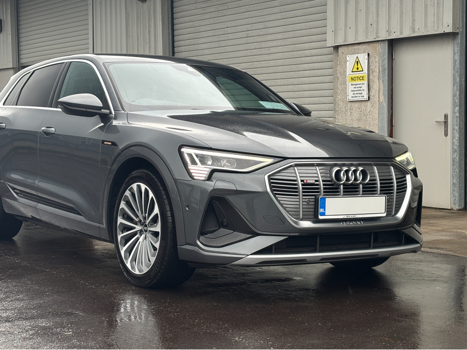 2021 Audi e-tron - image 7