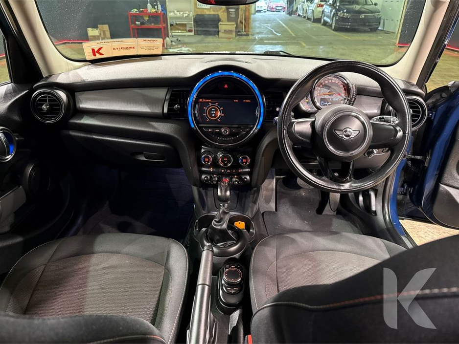 2017 MINI Cooper 1.5 AUTOMATIC - BLUE 2 TONE - FACTORY ALLOY WHEELS - REAR CAMERA €14,950