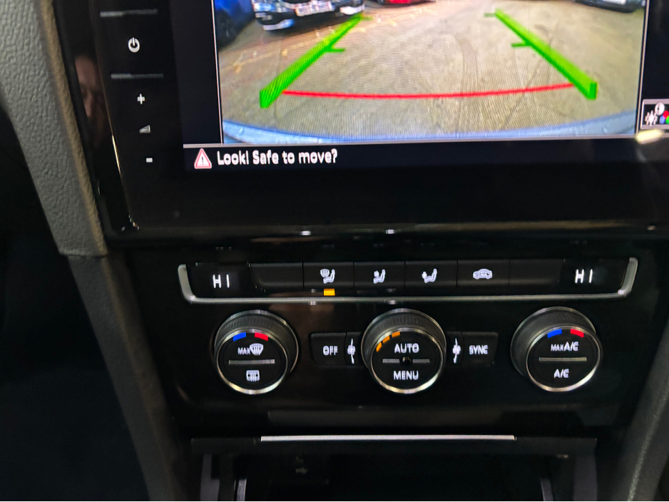 2018 Volkswagen Golf Automatic DSG  Bluemotion Hiline only 34000 kms €19,499