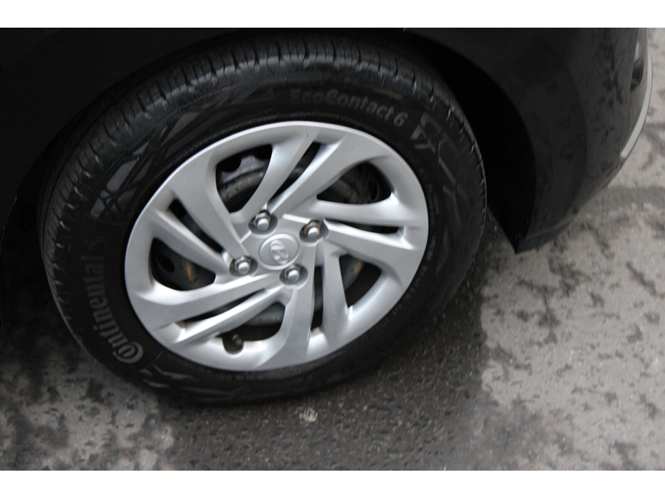 2022 Hyundai i10 - image 10