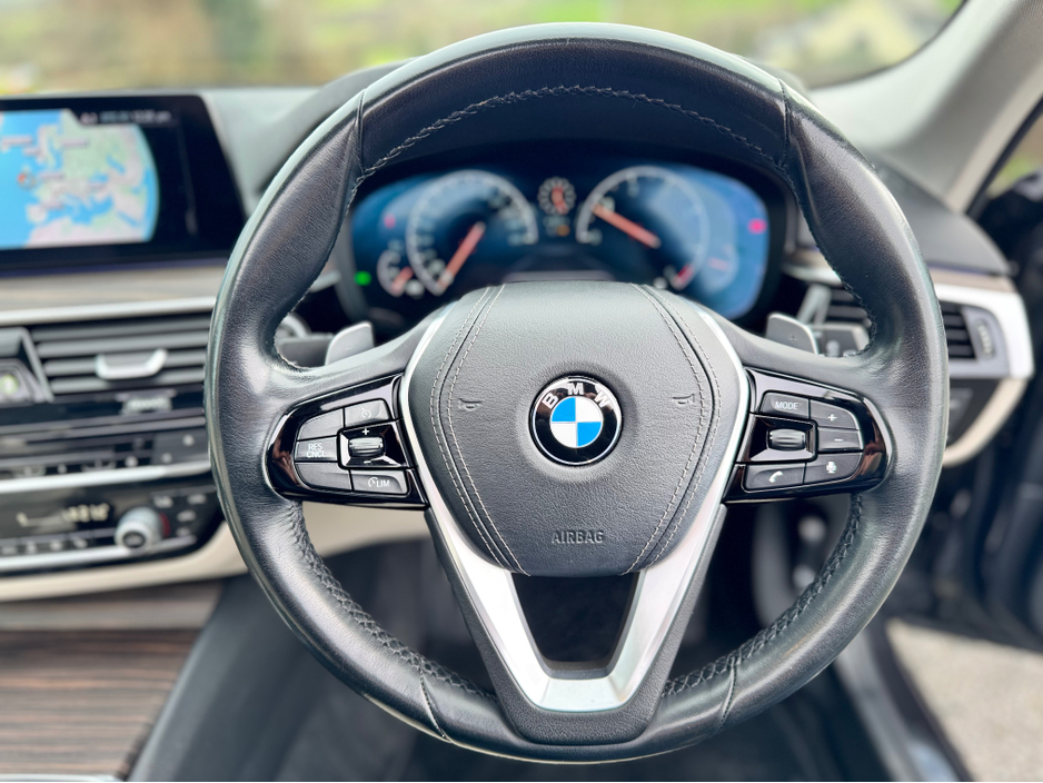 2019 BMW 5 Series 520D TOURING * PANROOF * 3D CAMERA PACK * €24,950