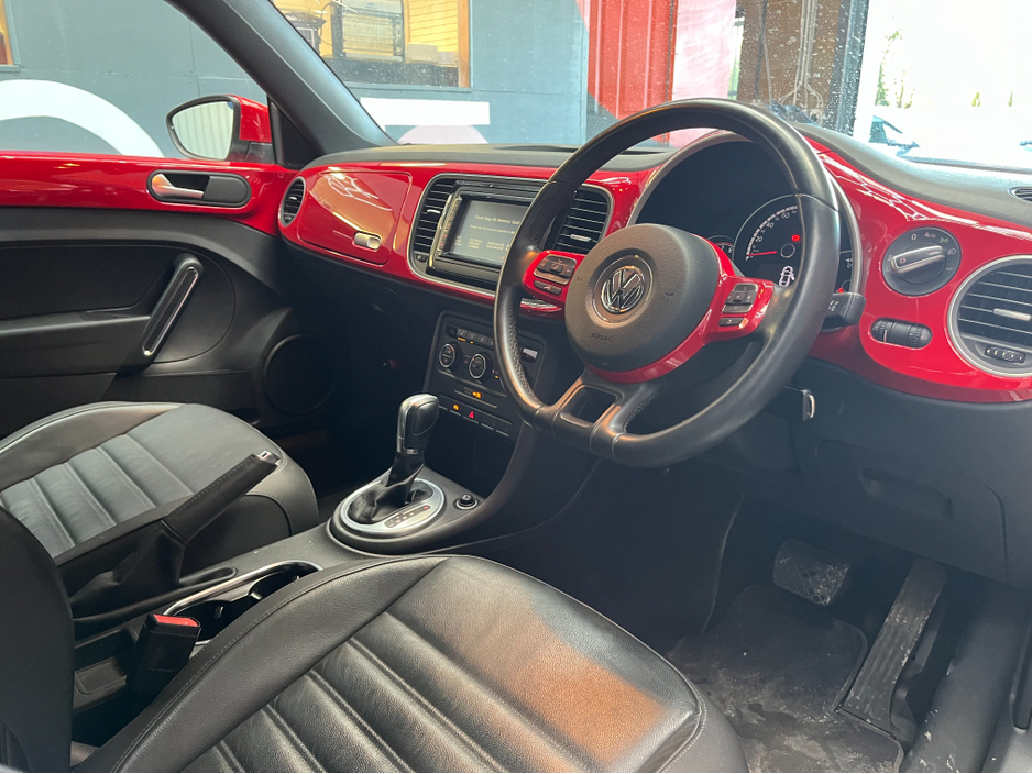2015 Volkswagen Beetle €11950! 2015 VOLKSWAGEN BEETLE DESIGN LEATHER PACKAGE 1.2 AUTOMATIC / HEATED SEATS / PADDLE SHIFTERS €11,950