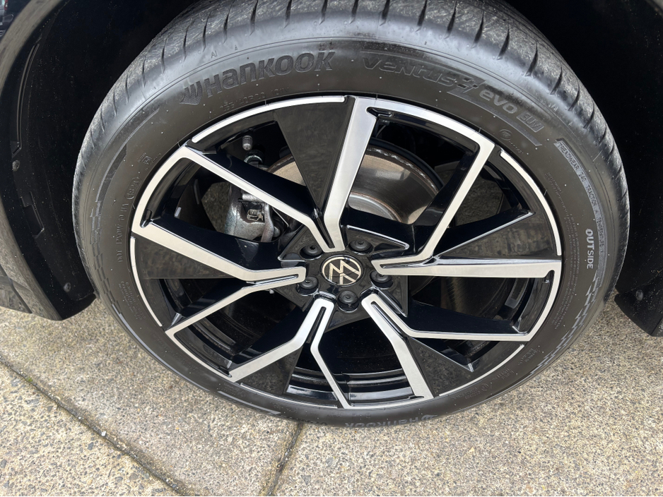 2025 Volkswagen Tiguan R-LINE ETSI S-A TSI DSG €49,900