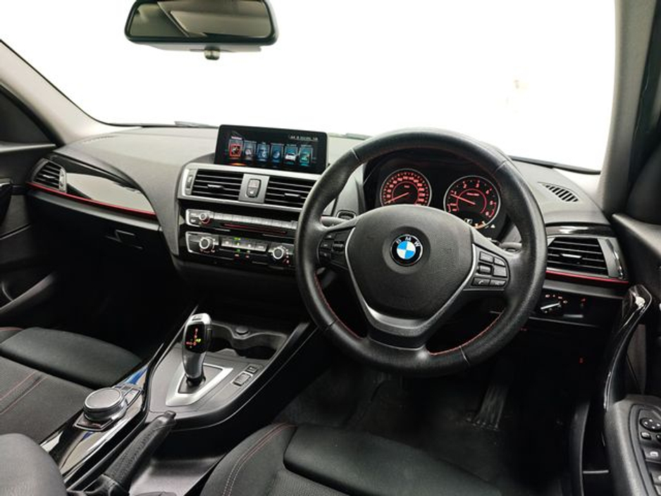 2017 BMW 1 Series - image 3