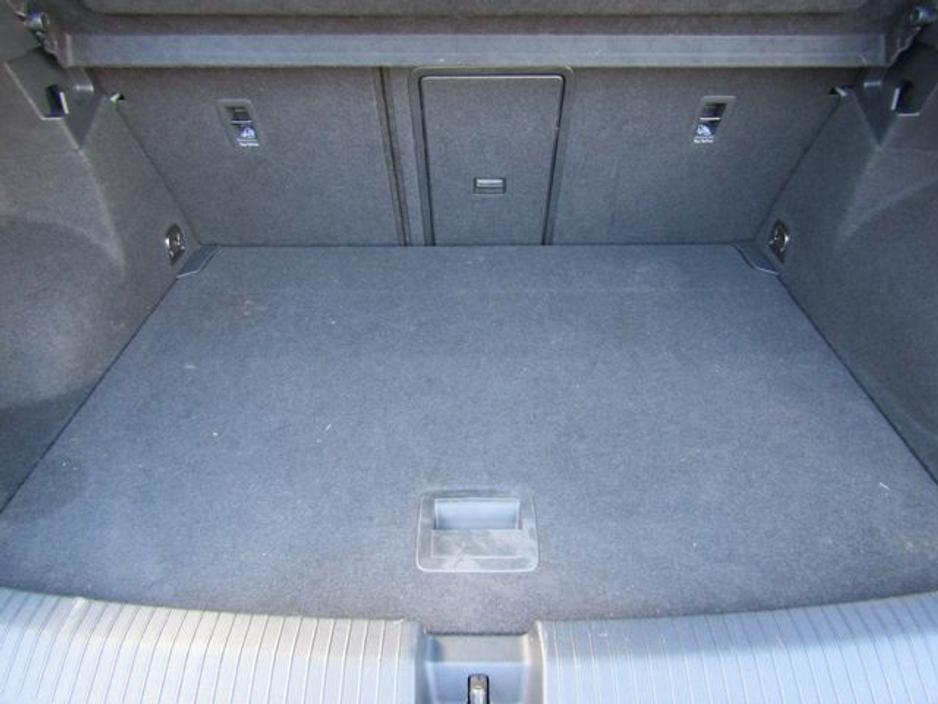 2022 Volkswagen T-Roc - image 40