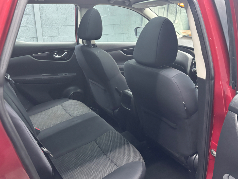 2016 Nissan Qashqai - image 11