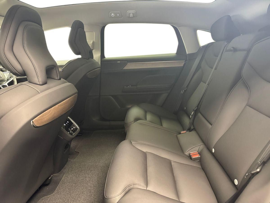 2026 Volvo ES90 - image 10