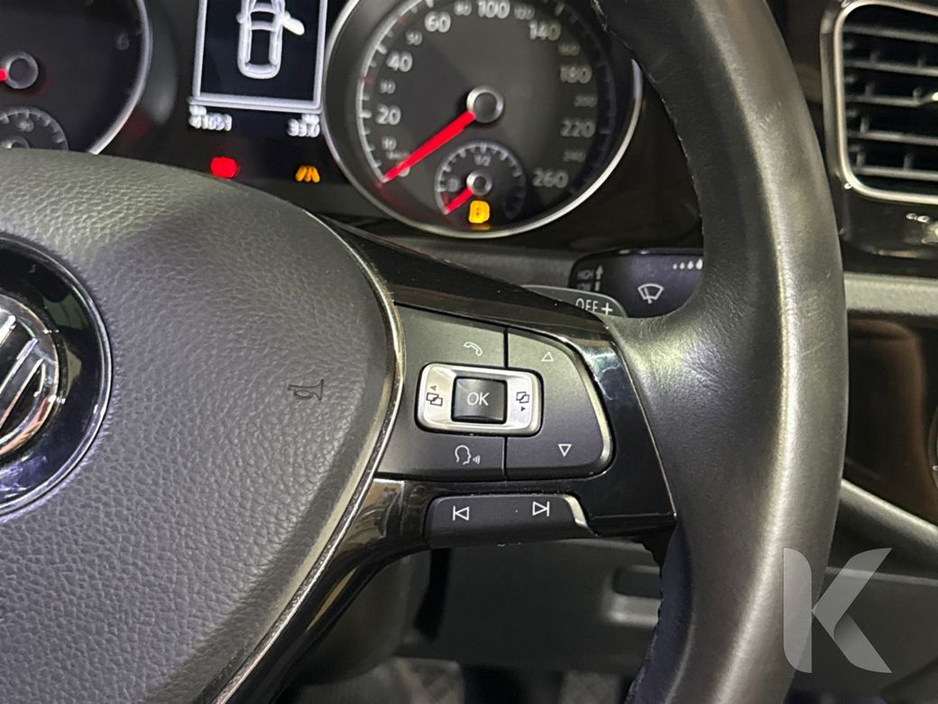 2017 Volkswagen Golf - image 22