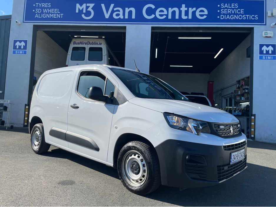 2024 Peugeot Partner - image 8