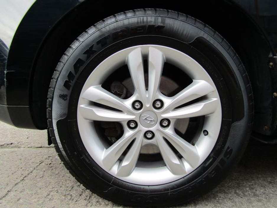 2013 Hyundai ix35 - image 13