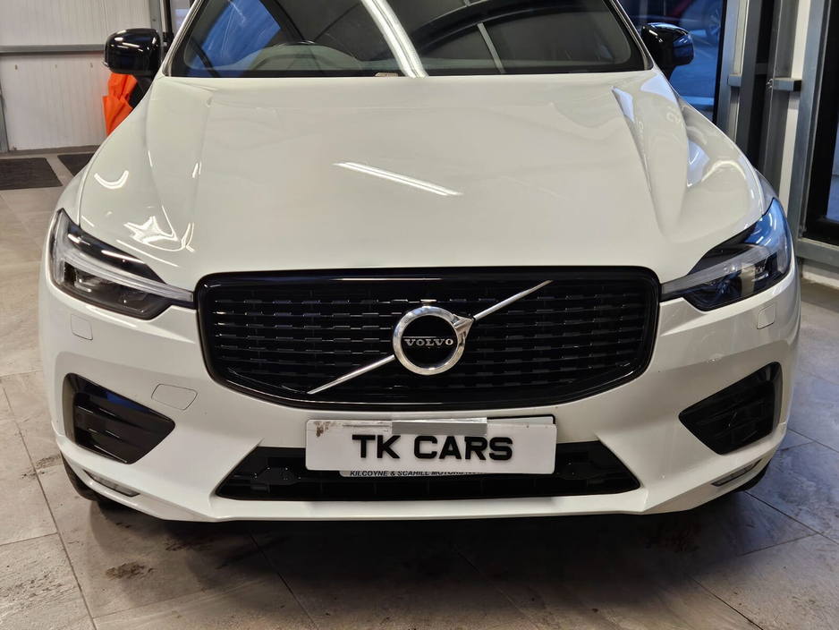 2021 Volvo XC60 - image 3