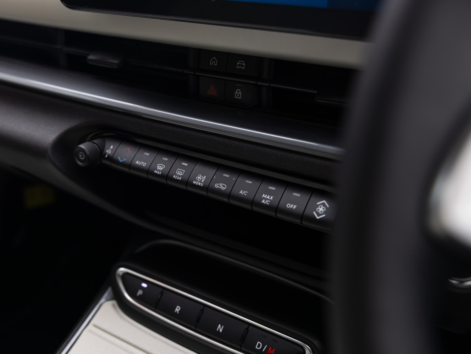 2025 Fiat 600 - image 15