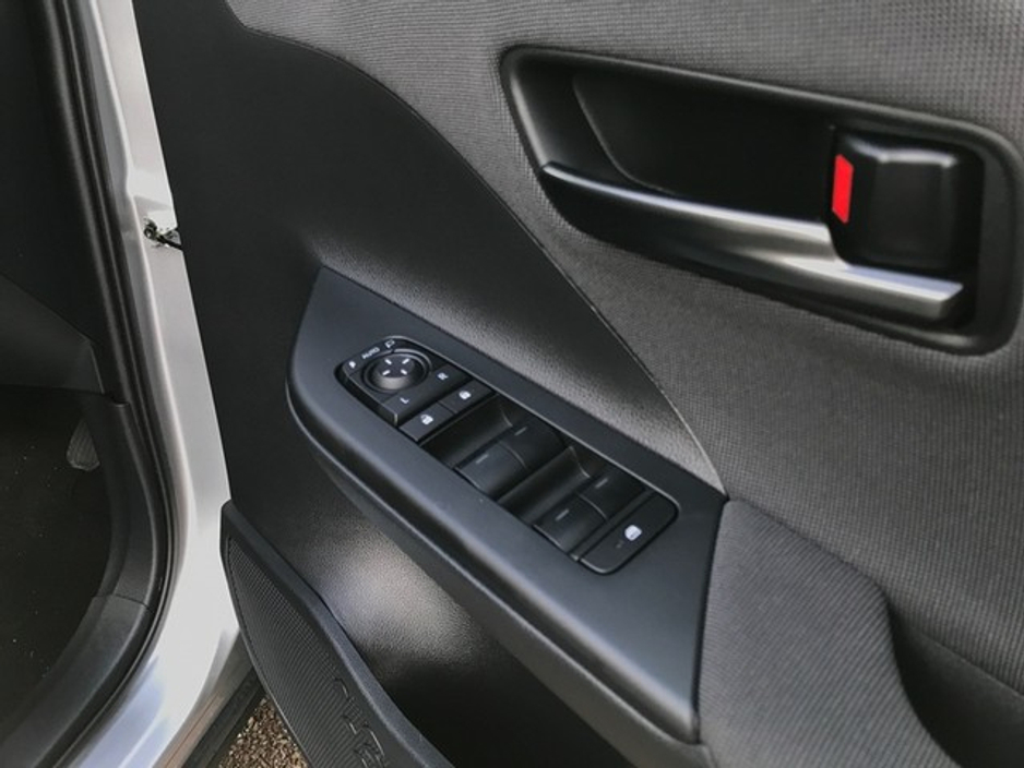 2025 Toyota C-HR - image 12