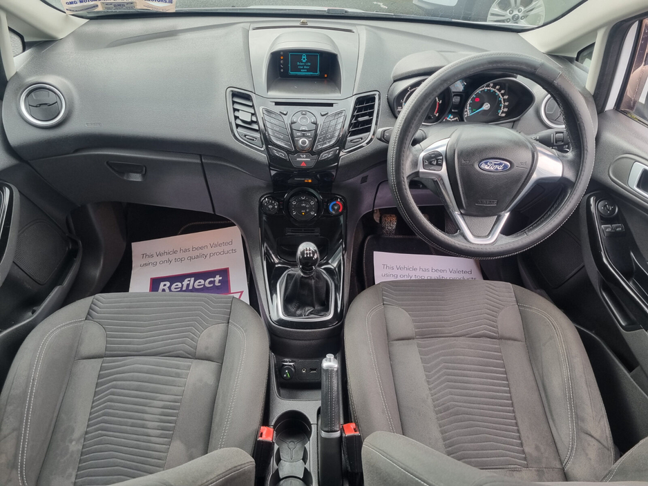 2015 Ford Fiesta - image 6