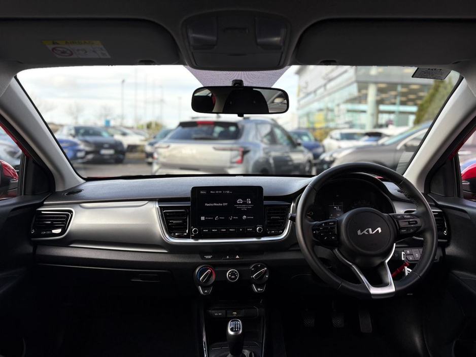 2023 Kia Stonic - image 5