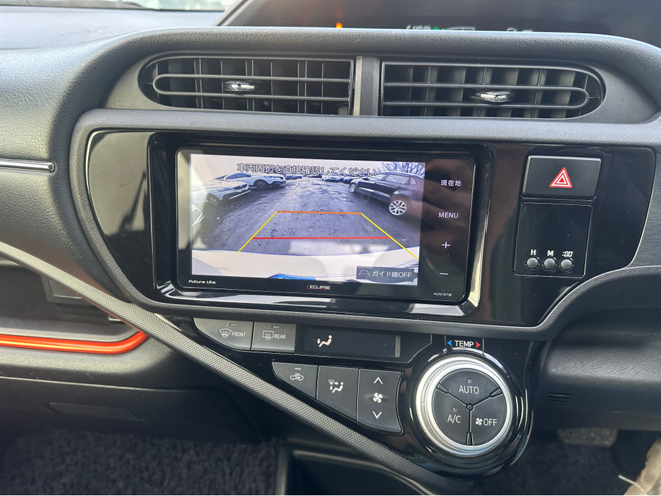 2017 Toyota Aqua - image 17