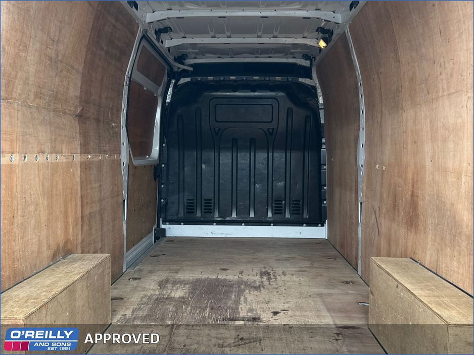 2022 Nissan Interstar - image 5