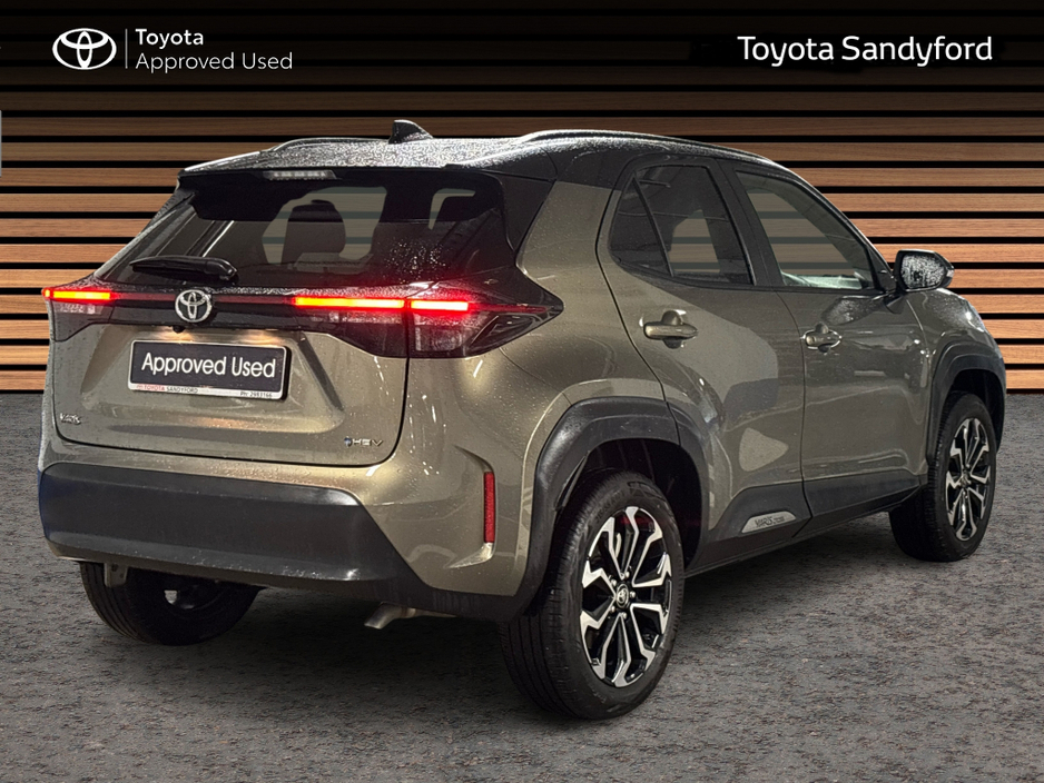 2025 Toyota Yaris Cross - image 2