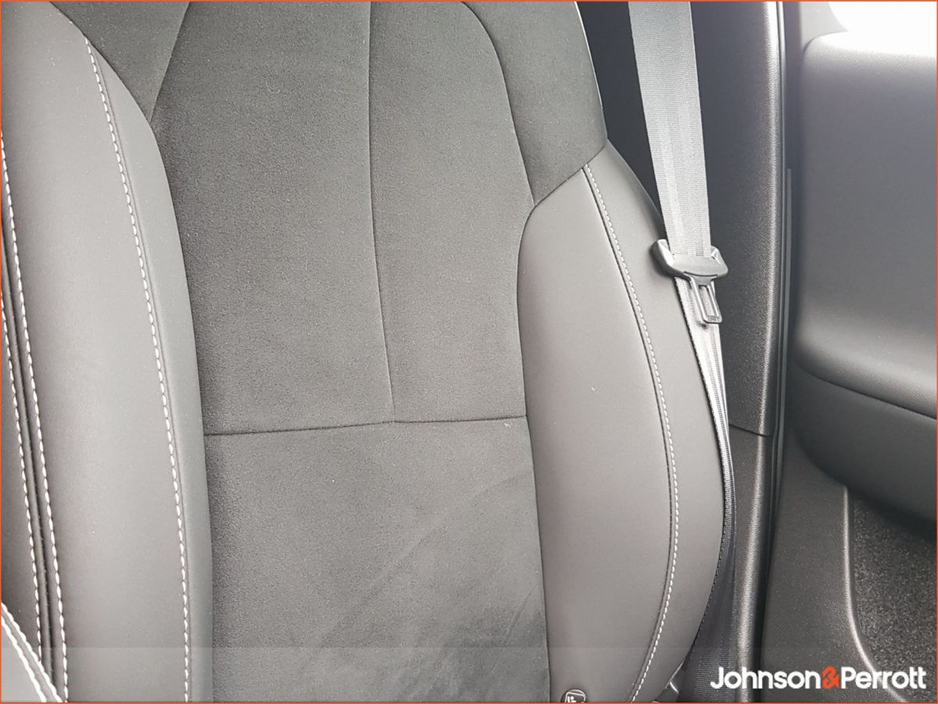 2024 Volvo XC40 - image 15