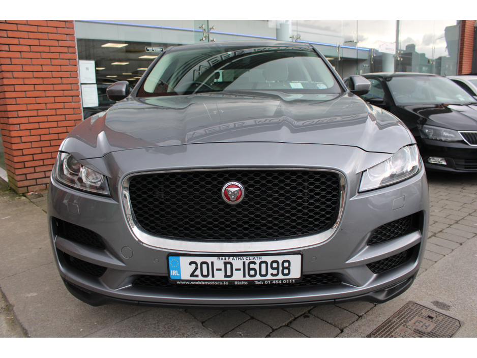 2020 Jaguar F-Pace - image 7