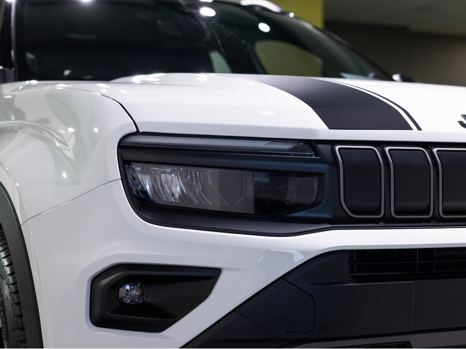 2026 Jeep Avenger 4XE Upland €39,995