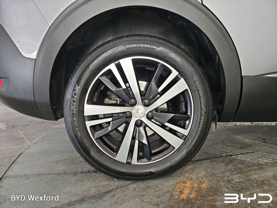 2020 Peugeot 5008 - image 5