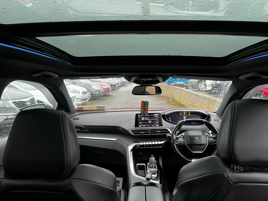 2020 Peugeot 3008 - image 9