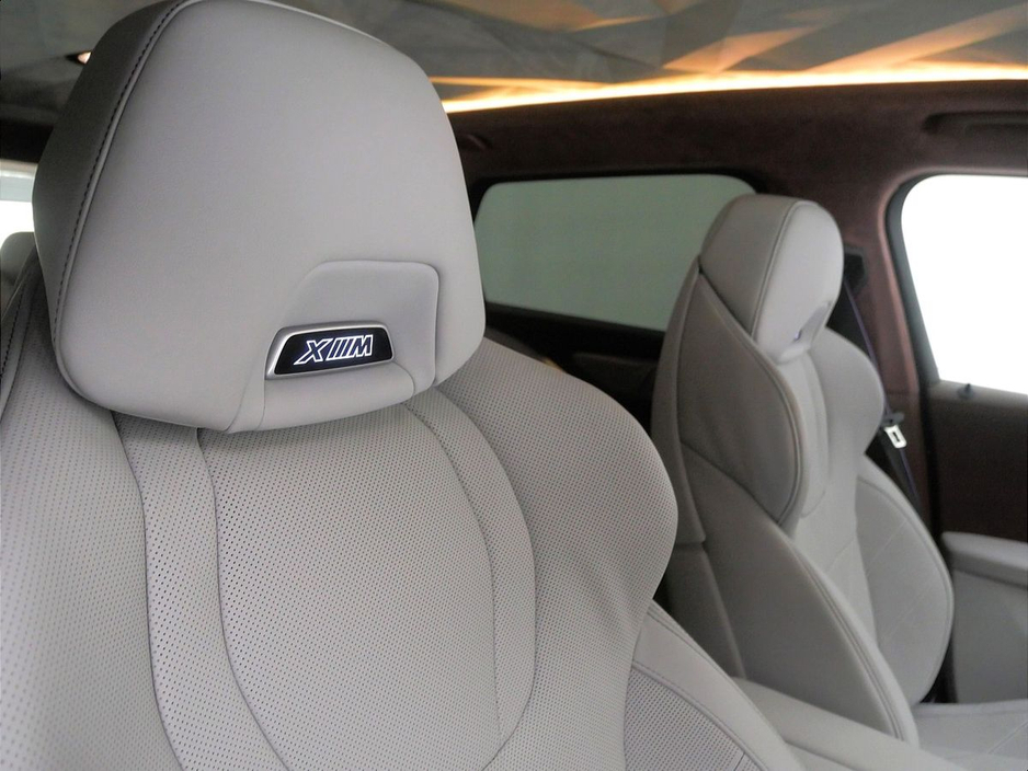 2025 BMW XM - image 28