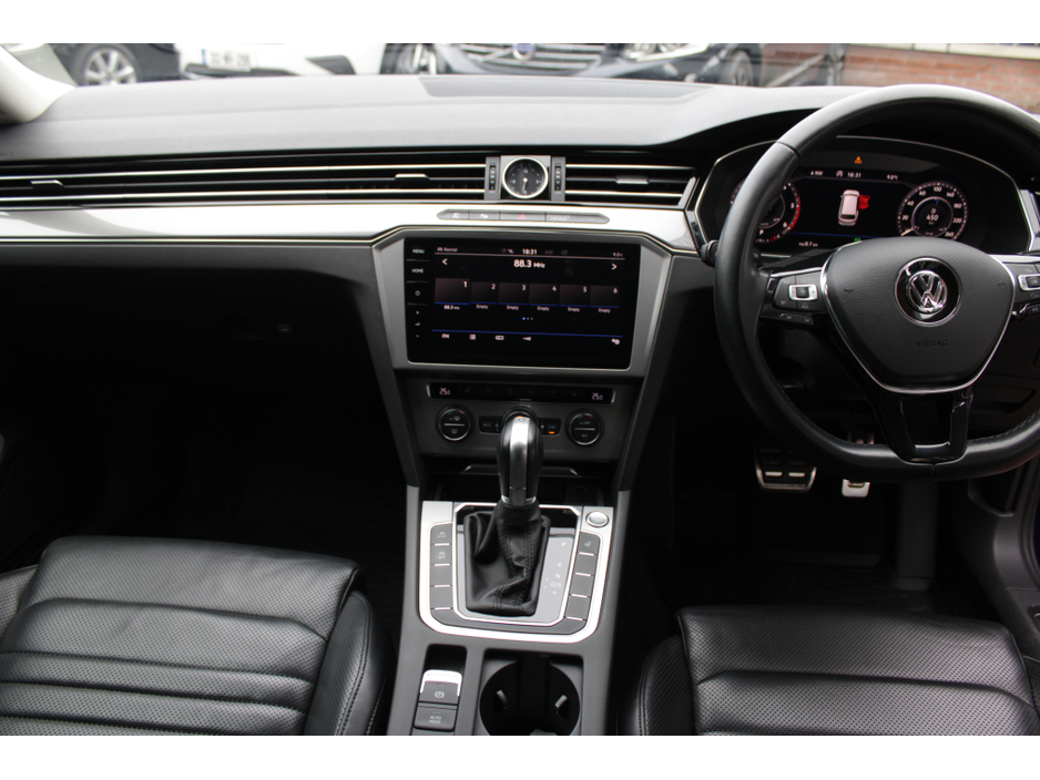 2019 Volkswagen Passat - image 17