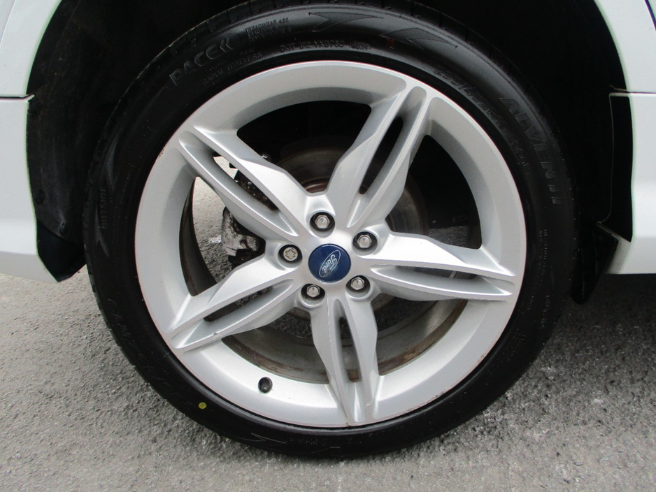 2016 Ford Kuga - image 15