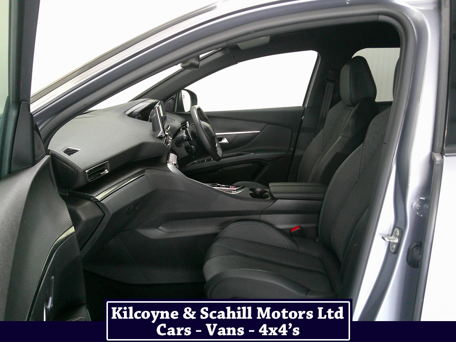 2024 Peugeot 5008 - image 11