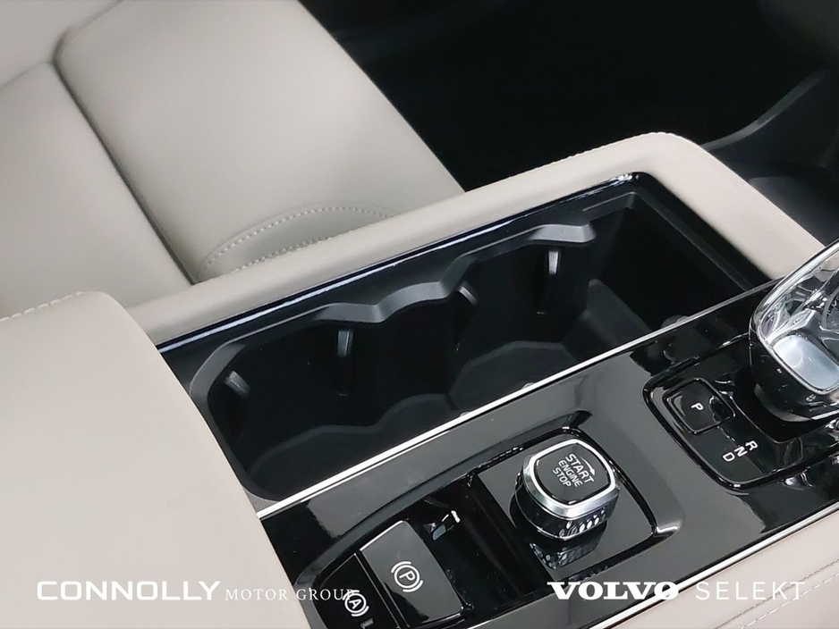 2026 Volvo XC90 Xc90 + T8 Phev Awd Auto