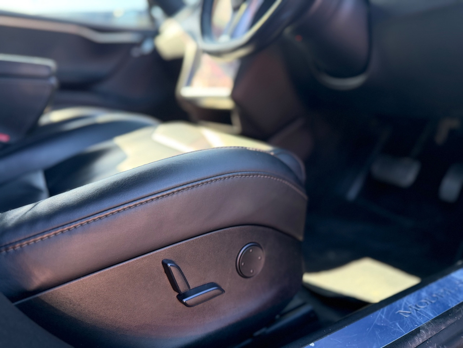 2018 Tesla Model S - image 12