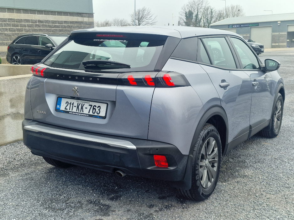 2021 Peugeot 2008 - image 3